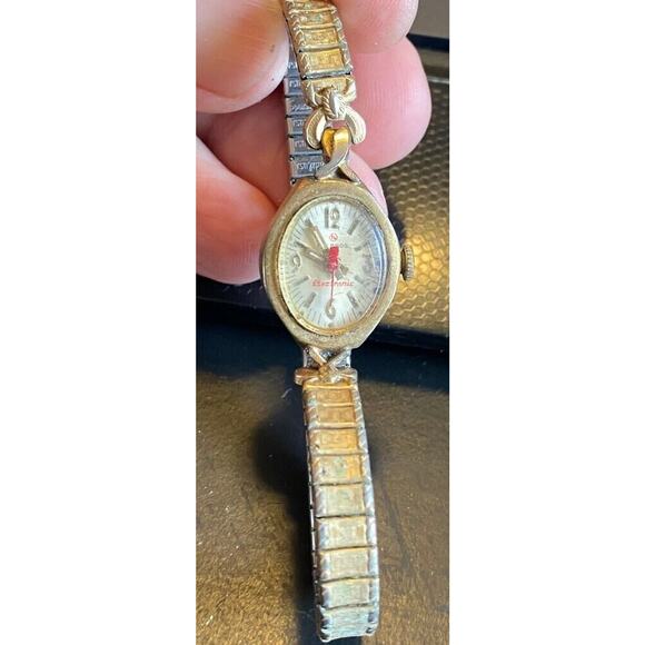 VTG Women's Electronic Helbros Watch, Swiss Elgin SA 95EL, Gold Tone - Picture 2 of 4